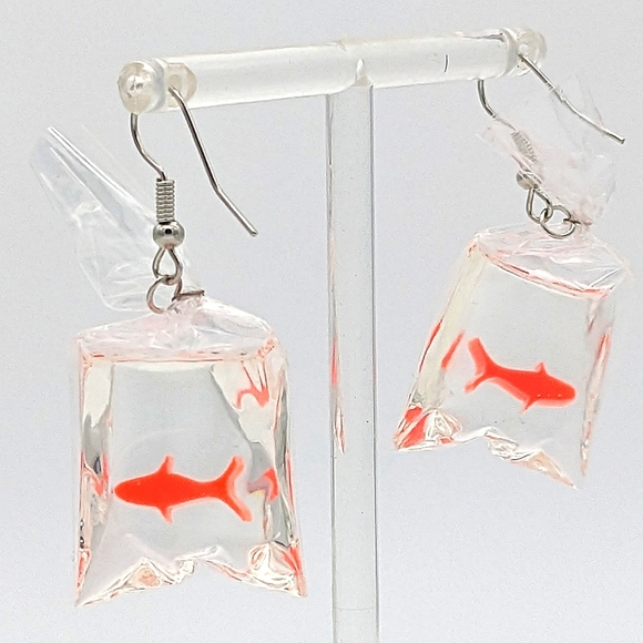 Queen's Qloset Jewelry - 💘 Goldfish Baggy Earrings 💘